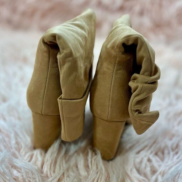 Women’s 9.5 Tan Slouch Boots - Picture 3 of 7